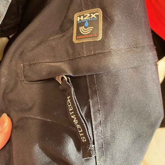 Stormtech winter jacket, interior zipout lining! Water and wind proof. Very warm - Picture 3 of 8